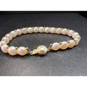 Vintage 14k gold freshwater pearl bracelet